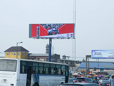 Outdoor P16 OOH raksasa Penghematan Energi Ringan Tampilan Billboard Digital LED Di Lagos, Nigeria.